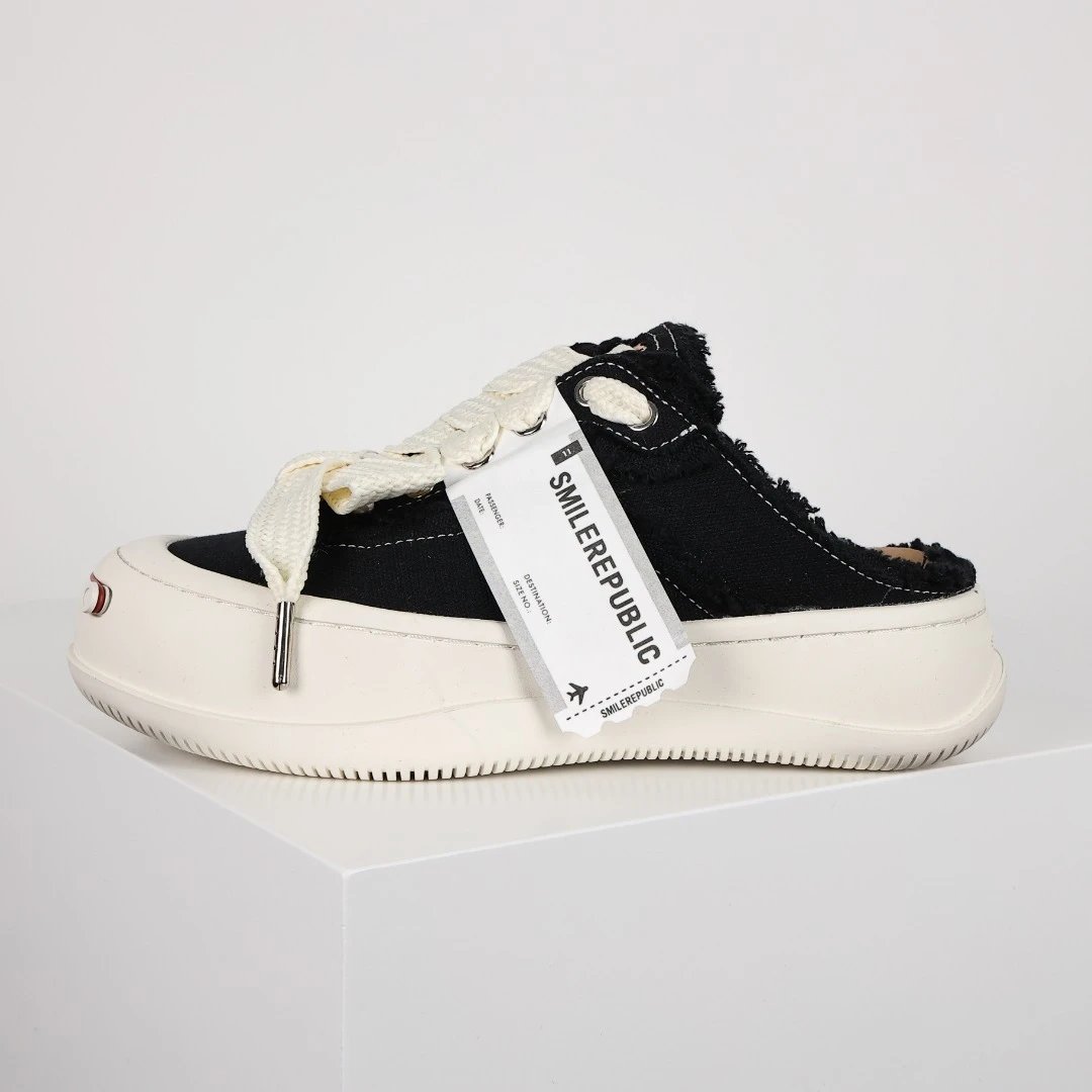 SMILEREPUBLIC Sneakers Frayed Canvas High-Top — Open Smile Black and White Half-Frame