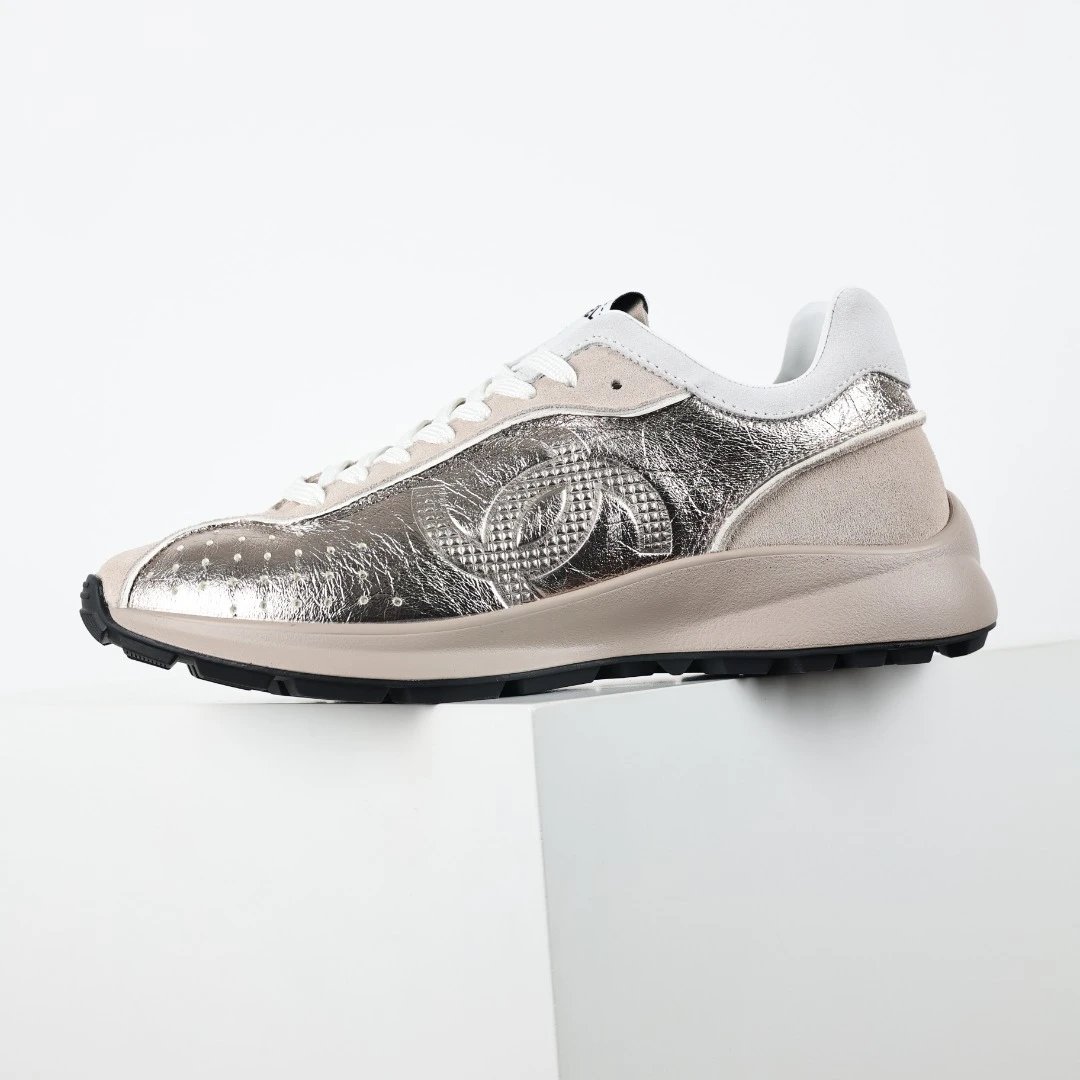 Chanel Sneakers Quilted low-top — Chanel 2025C new running shoes pink
