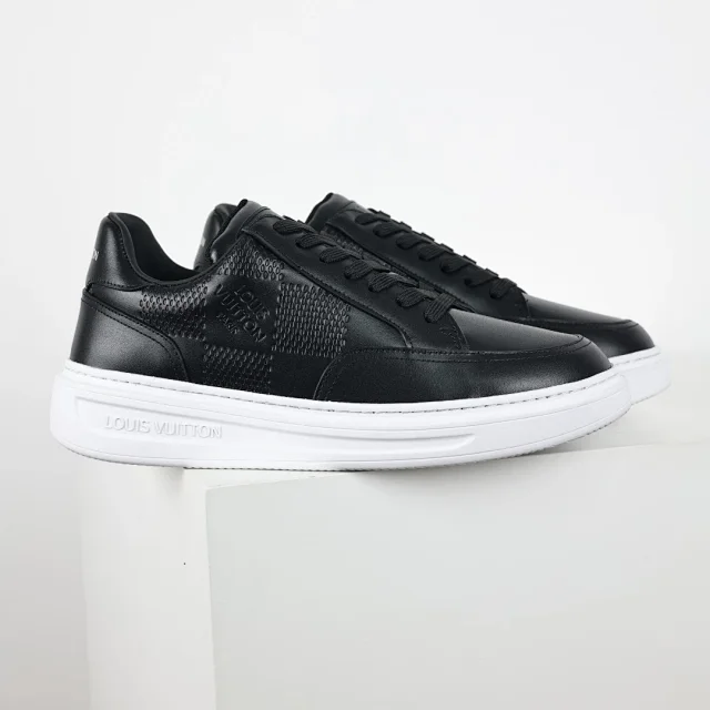 Louis Vuitton Sneakers Low-top monogram leather product detail image 8