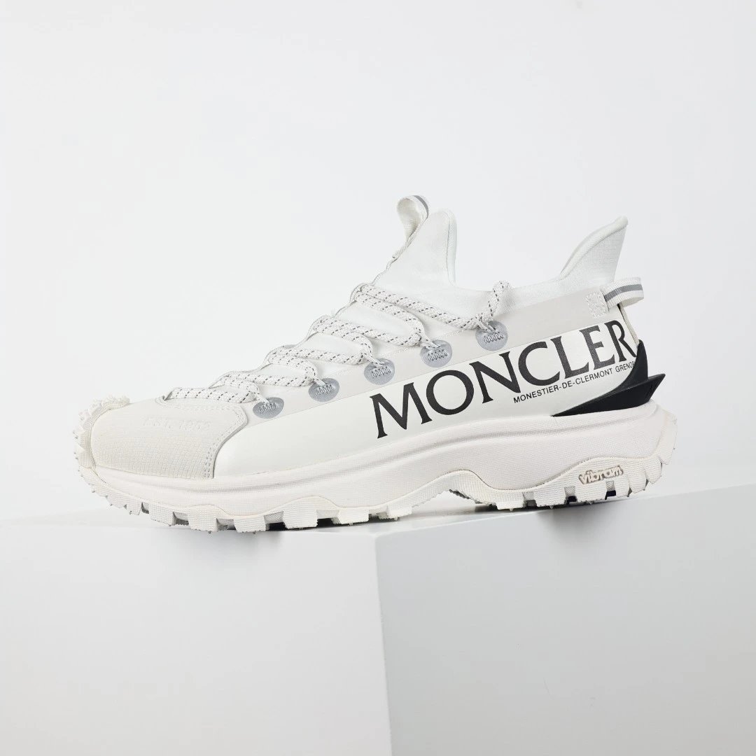 Moncler Sneakers Trailgrip lace-up with lug soles — Mask/Moncler white