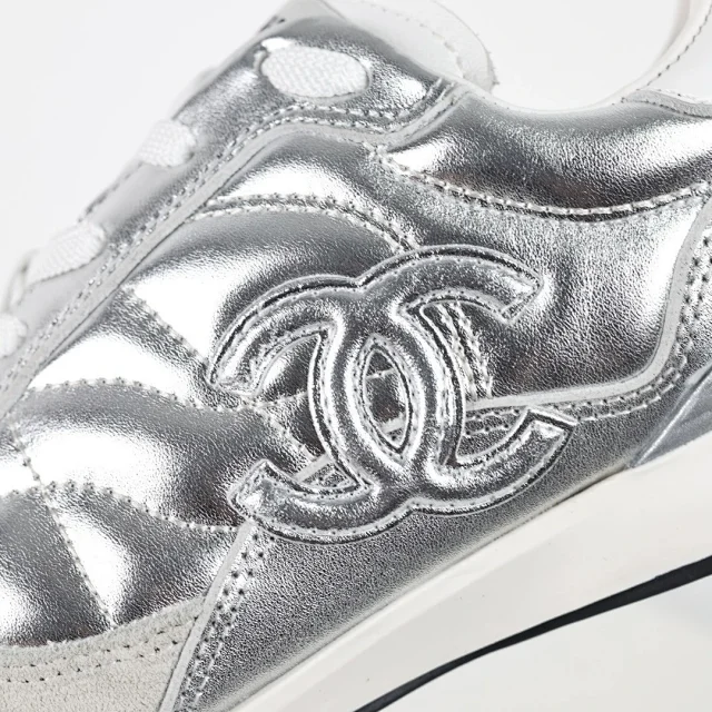 Chanel Sneakers Quilted low-top product detail image 3