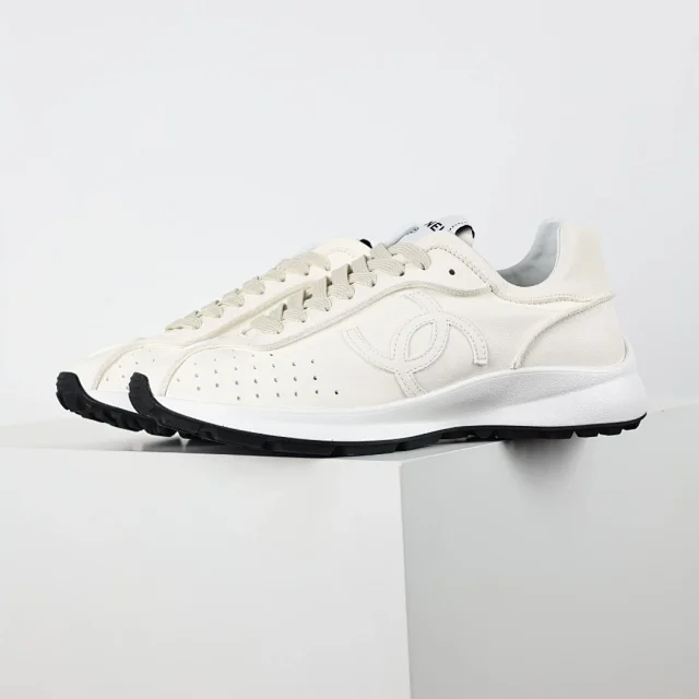 Chanel Sneakers Quilted low-top product detail image 37