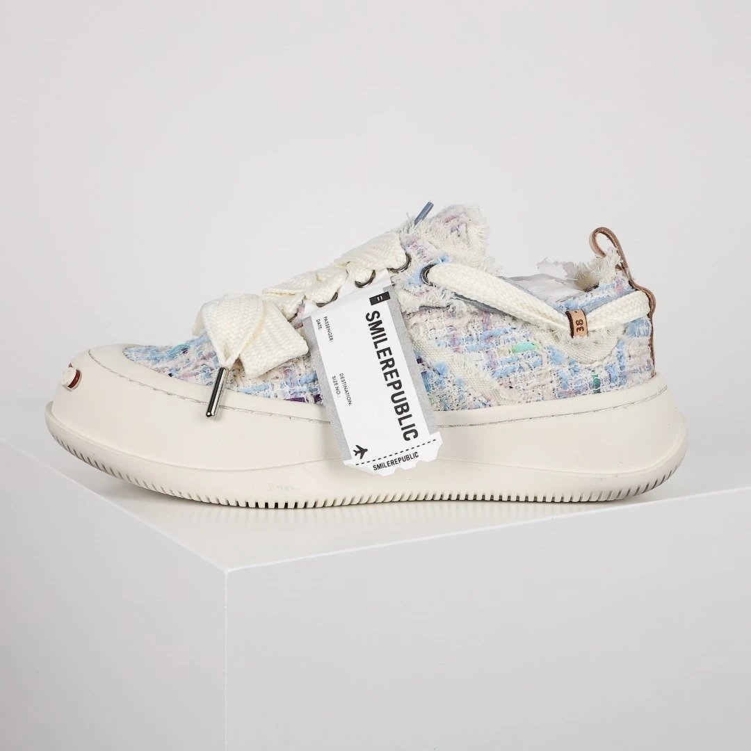 SMILEREPUBLIC Sneakers Frayed Canvas High-Top — Open Smile White and Blue