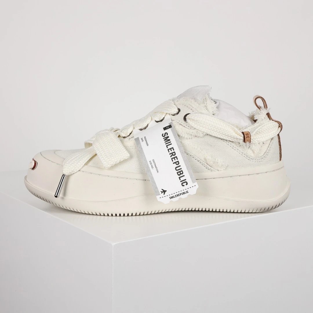 SMILEREPUBLIC Sneakers Frayed Canvas High-Top — Open Smile White