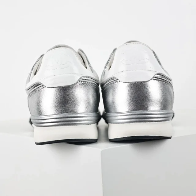 Chanel Sneakers Quilted low-top product detail image 4
