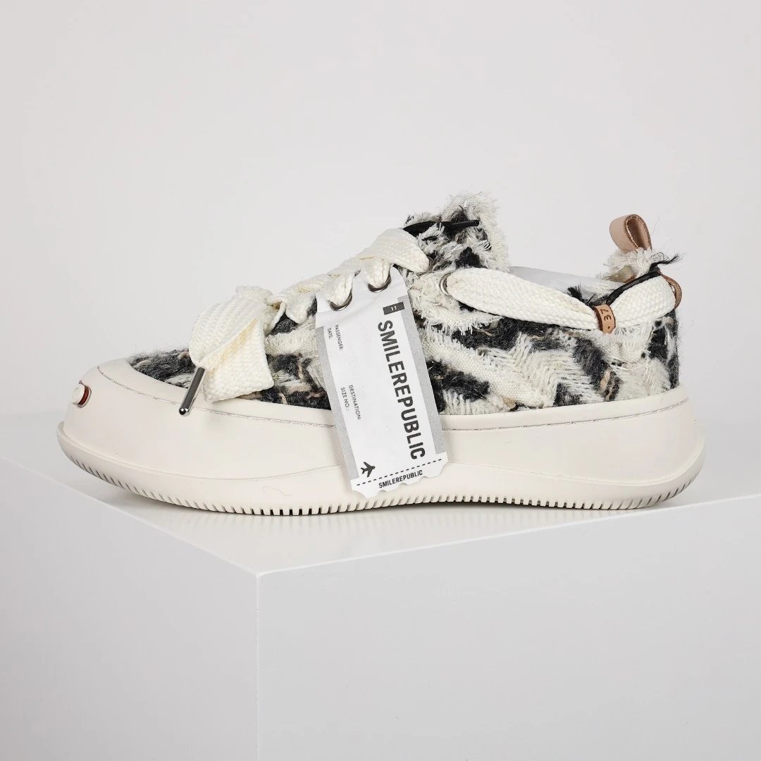 SMILEREPUBLIC Sneakers Frayed Canvas High-Top — Open Smile White Black Gray