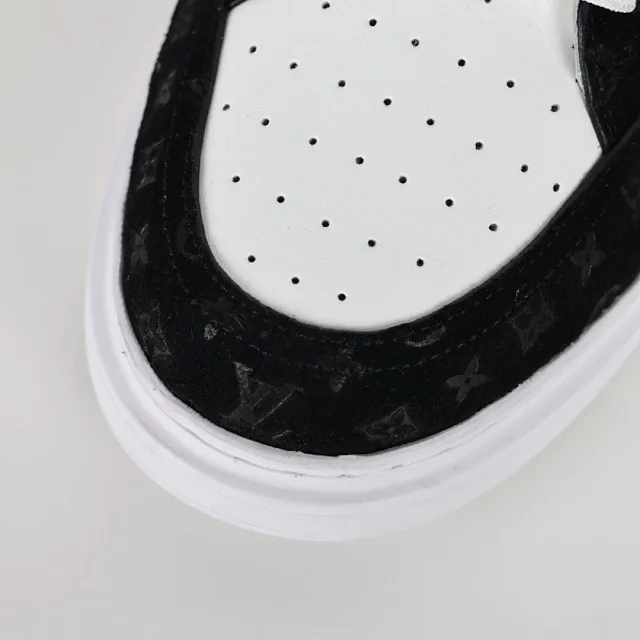 Louis Vuitton Sneakers Low-top monogram leather product detail image 25