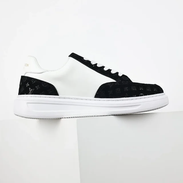 Louis Vuitton Sneakers Low-top monogram leather product detail image 23