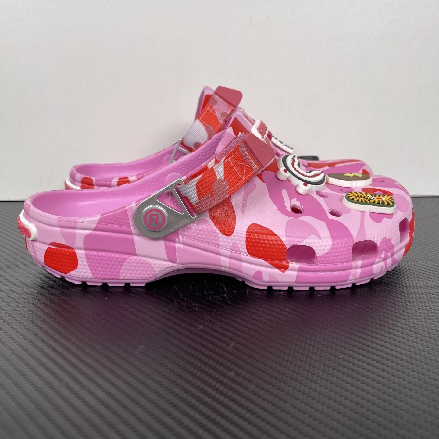 Crocs Classic Clog Foam BAPE ABC Camo Pink 209627-6I2