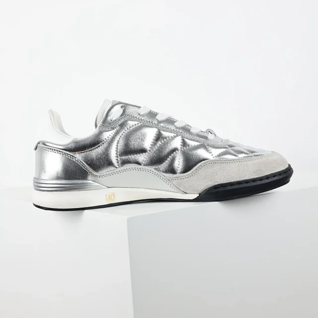 Chanel Sneakers Quilted low-top product detail image 2