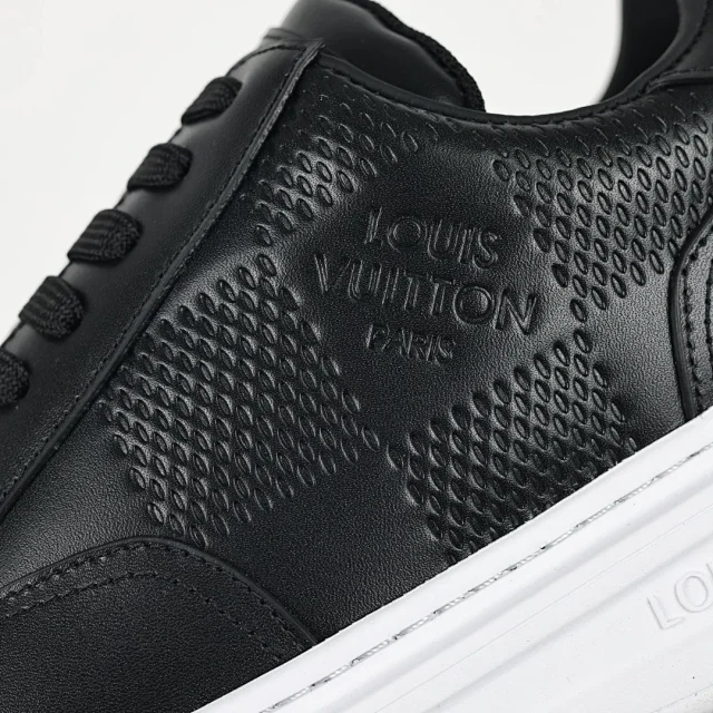 Louis Vuitton Sneakers Low-top monogram leather product detail image 5