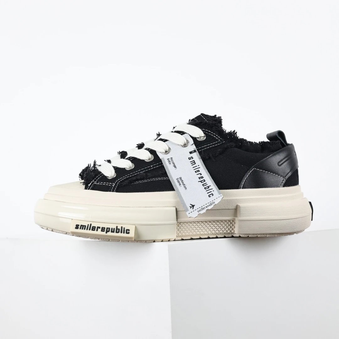 SMILEREPUBLIC Sneakers Low-top frayed canvas platform — Open Smile White and Black