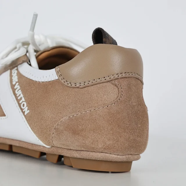 Louis Vuitton Sneakers Low-Profile Lace-Up with V Overlays product detail image 16
