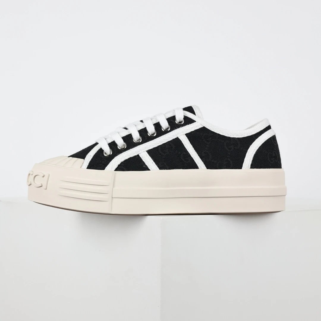 Gucci Sneakers Low-Top Platform Monogram Canvas — Gucci platform shoes black and white