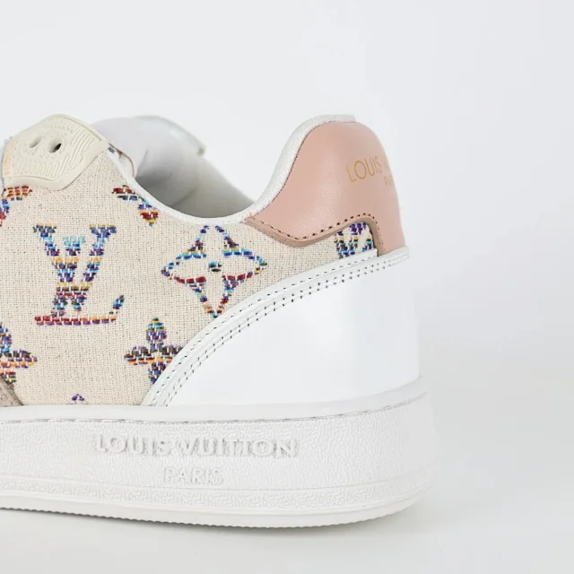 Louis Vuitton Sneakers Low-top lace-up product detail image 13