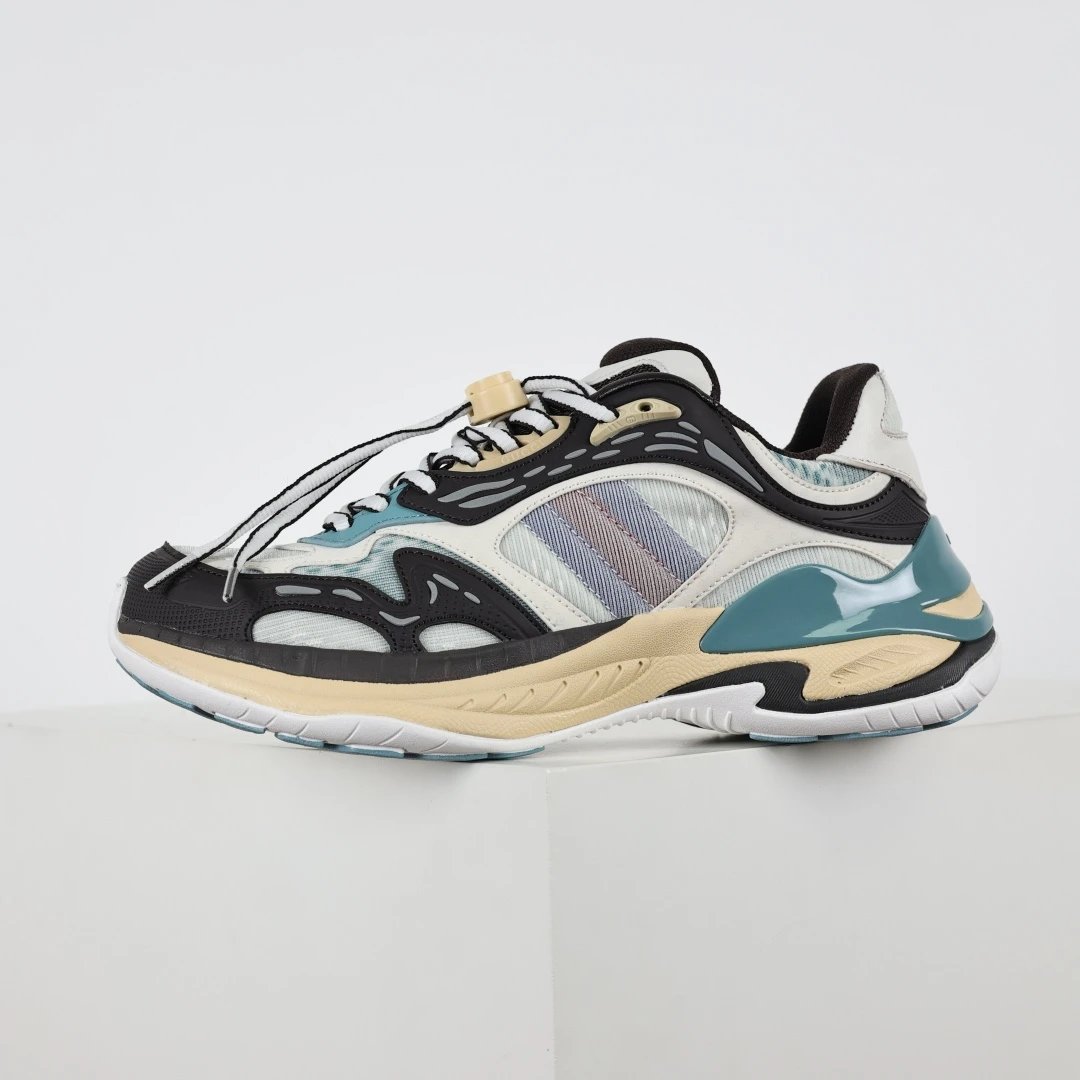 Unbranded Sneakers Chunky low-top with striped side panels — GUCCI LEATHER BLACK