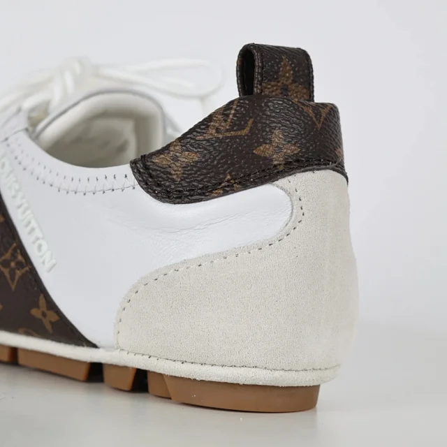 Louis Vuitton Sneakers Low-Profile Lace-Up with V Overlays product detail image 23