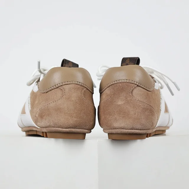 Louis Vuitton Sneakers Low-Profile Lace-Up with V Overlays product detail image 12