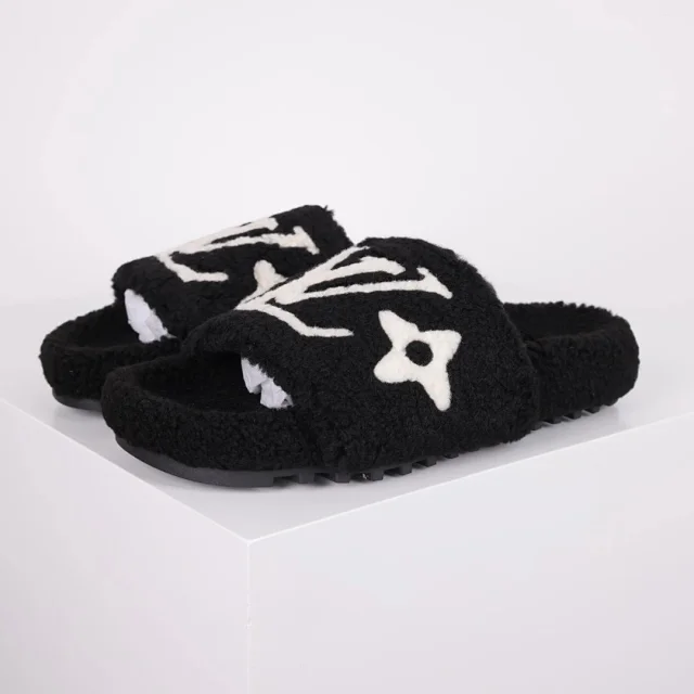 Louis Vuitton Slippers A2 plush open-toe slide product detail image 23