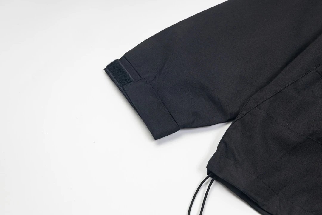 Burberry Logo-Embroidered Windbreaker Black Jacket Outerwear.windbreaker - 11