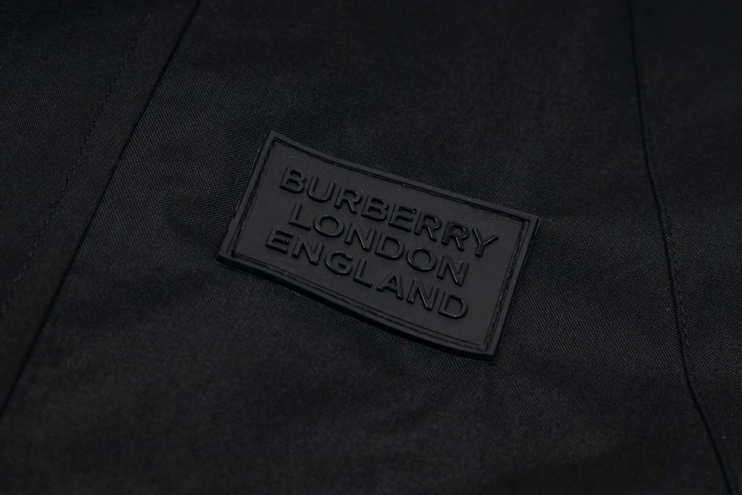 Burberry Logo-Embroidered Windbreaker Black Jacket Outerwear.windbreaker - 10