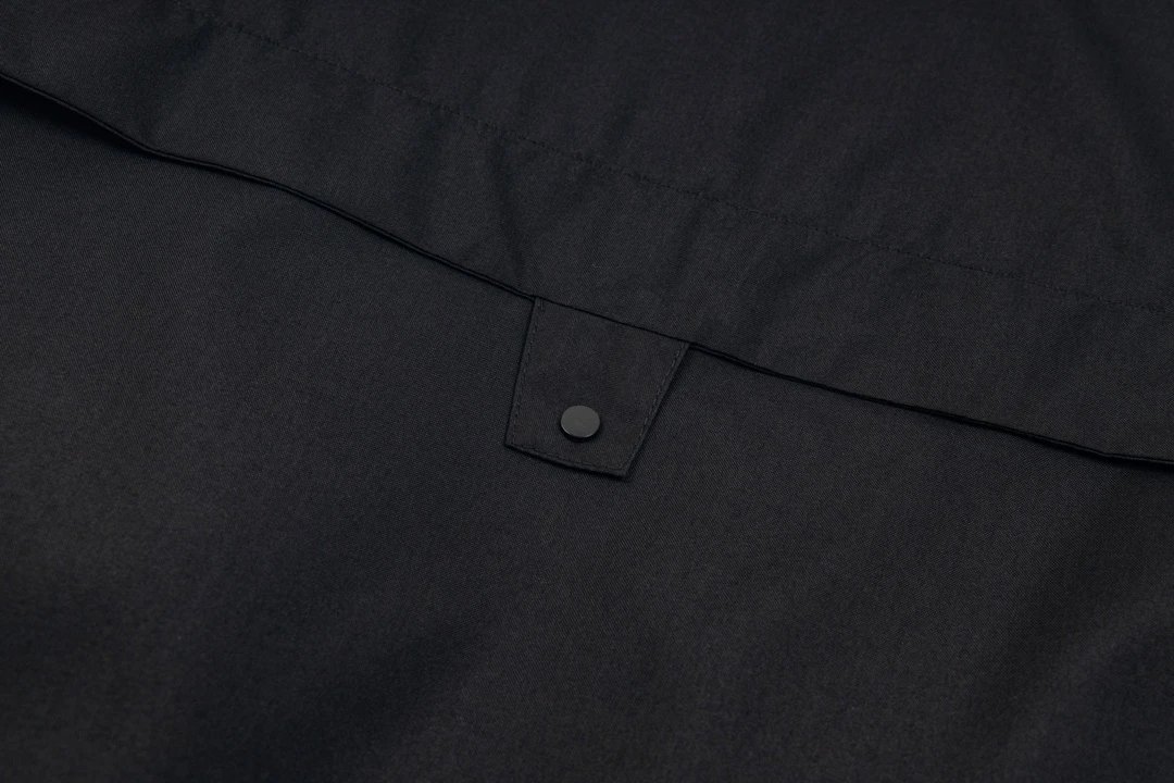 Burberry Logo-Embroidered Windbreaker Black Jacket Outerwear.windbreaker - 19