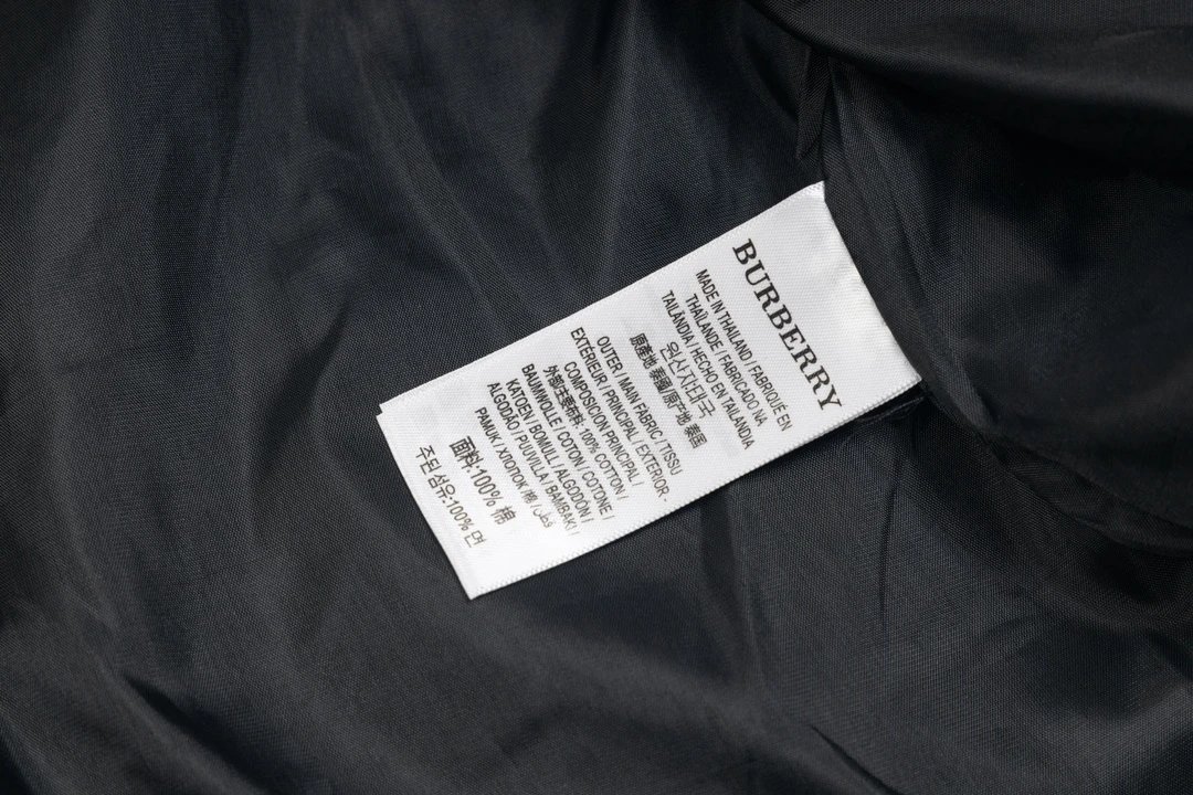 Burberry Logo-Embroidered Windbreaker Black Jacket Outerwear.windbreaker - 18