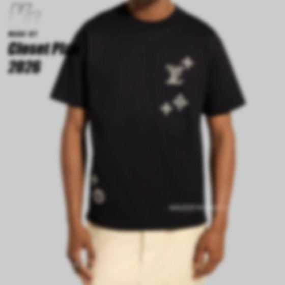 1V Fuzzy embroidery tee
