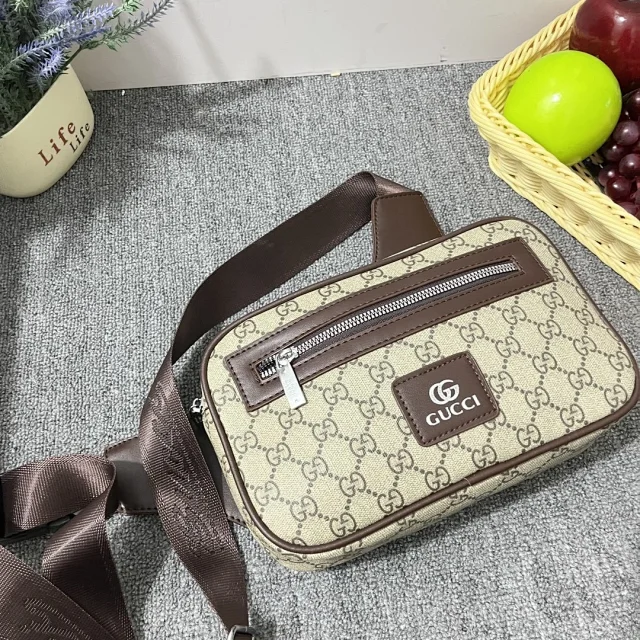 Gucci Travel Bags Zip-Top Monogram Duffel Bag with Shoulder Strap product detail image 11
