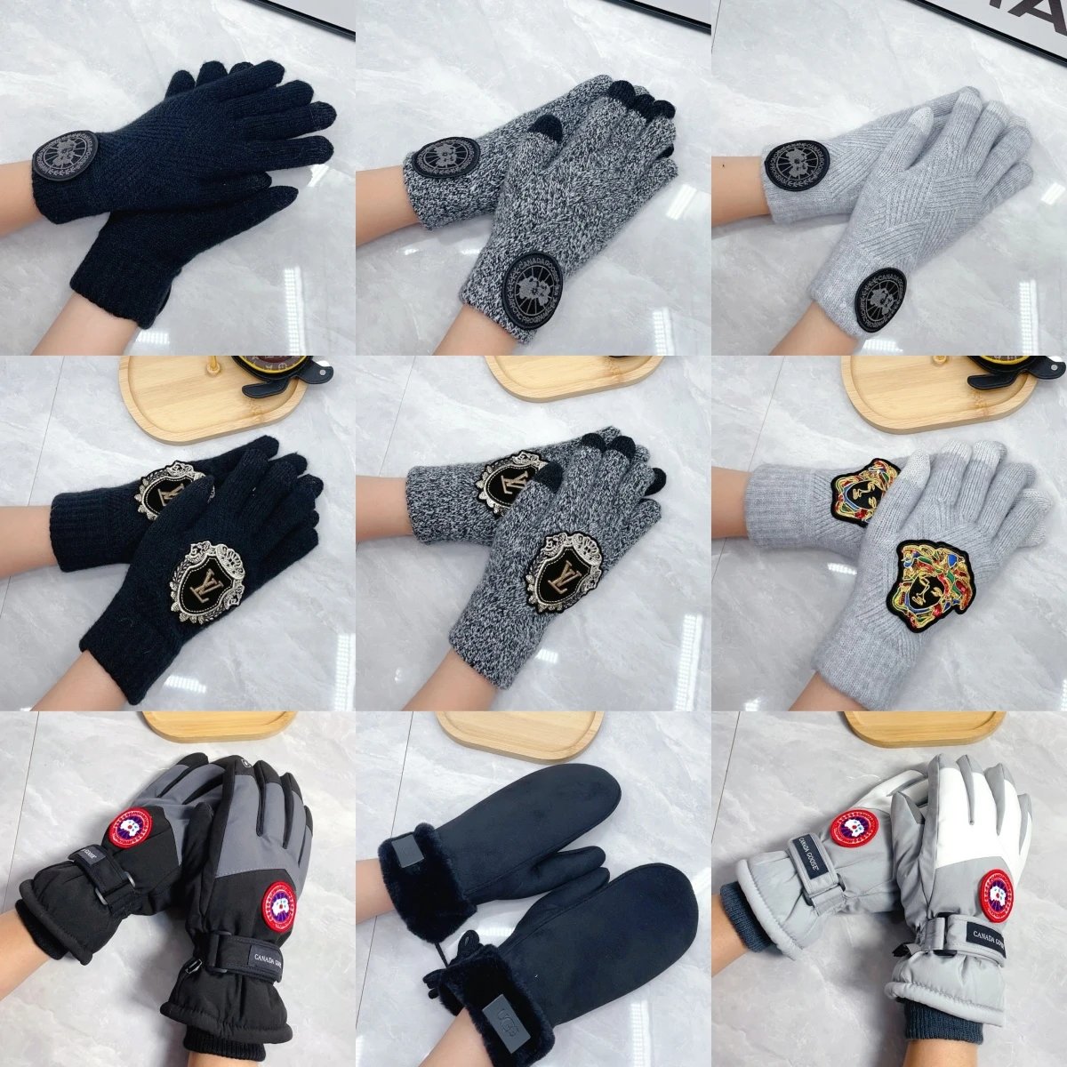Design Cable Knit Gloves with Carriage Motif Beige Knit Gloves - 3