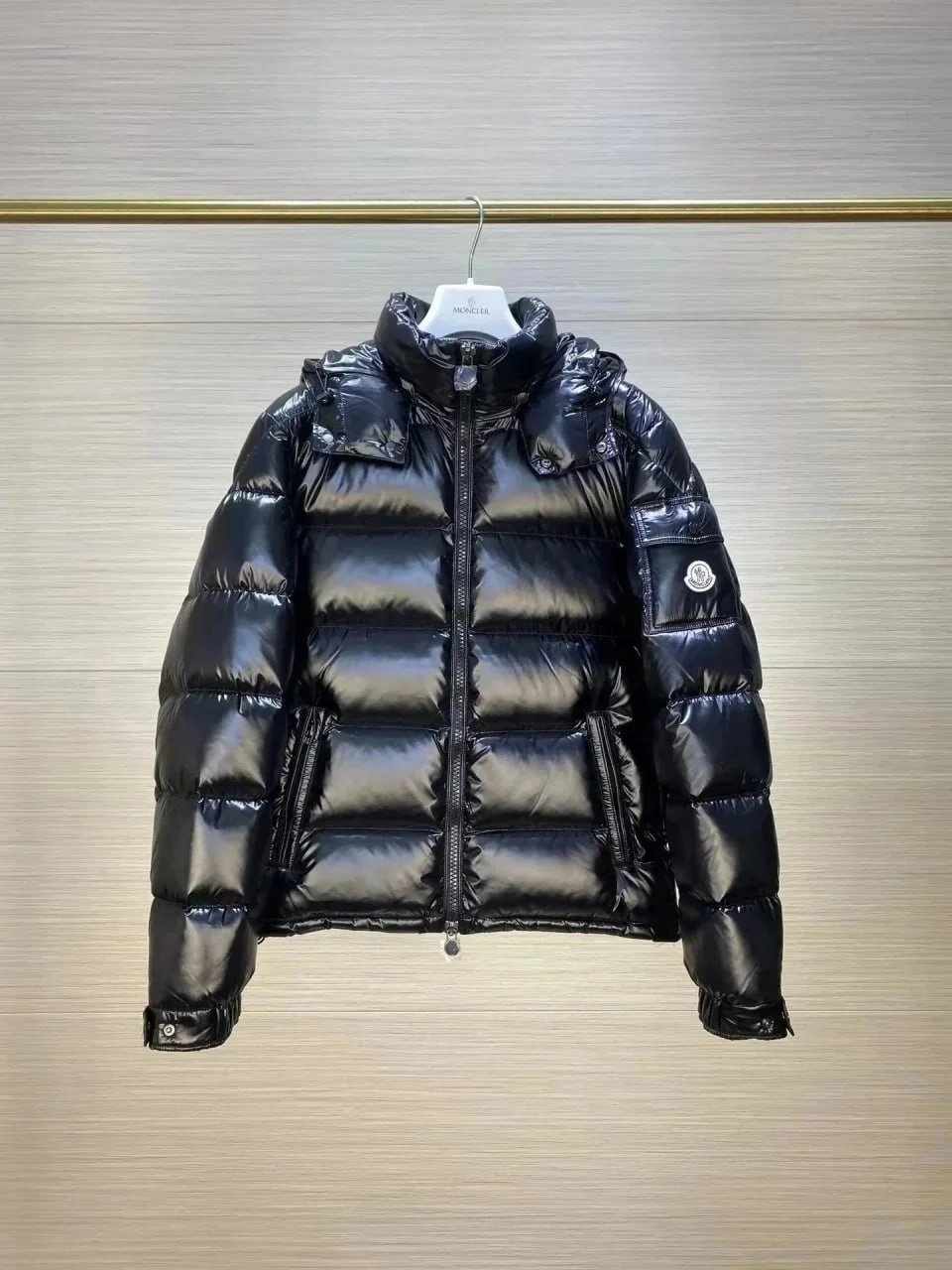 Moncler黑色