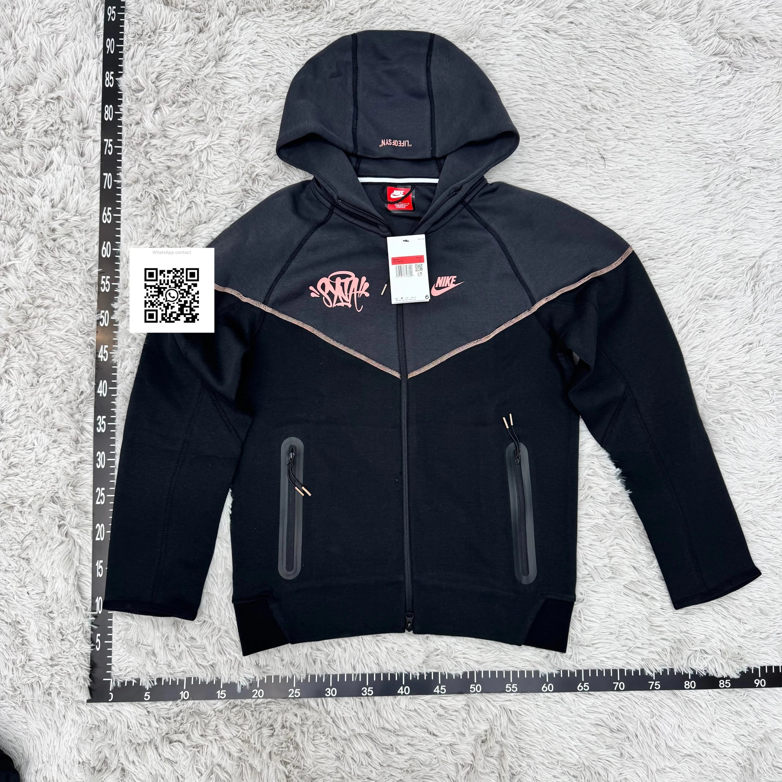 Nike Sportswear Tech Fleece x Central Cee Syna World