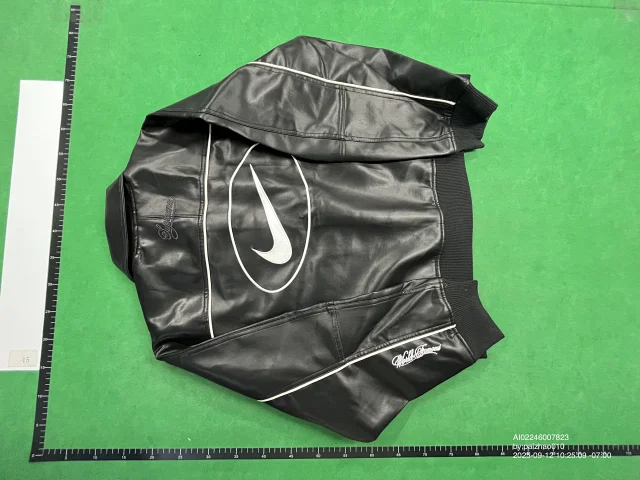 Supreme Jackets Logo-Print Coach Jacket product detail image 4