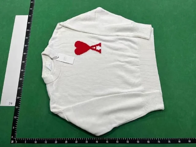 AMI Paris Knitwear de Coeur Heart Logo Crewneck Sweater product detail image 6