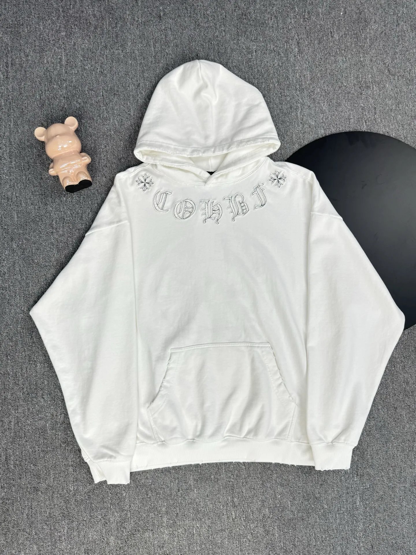 Embroidered Cross Hooded Hoodie photo 5