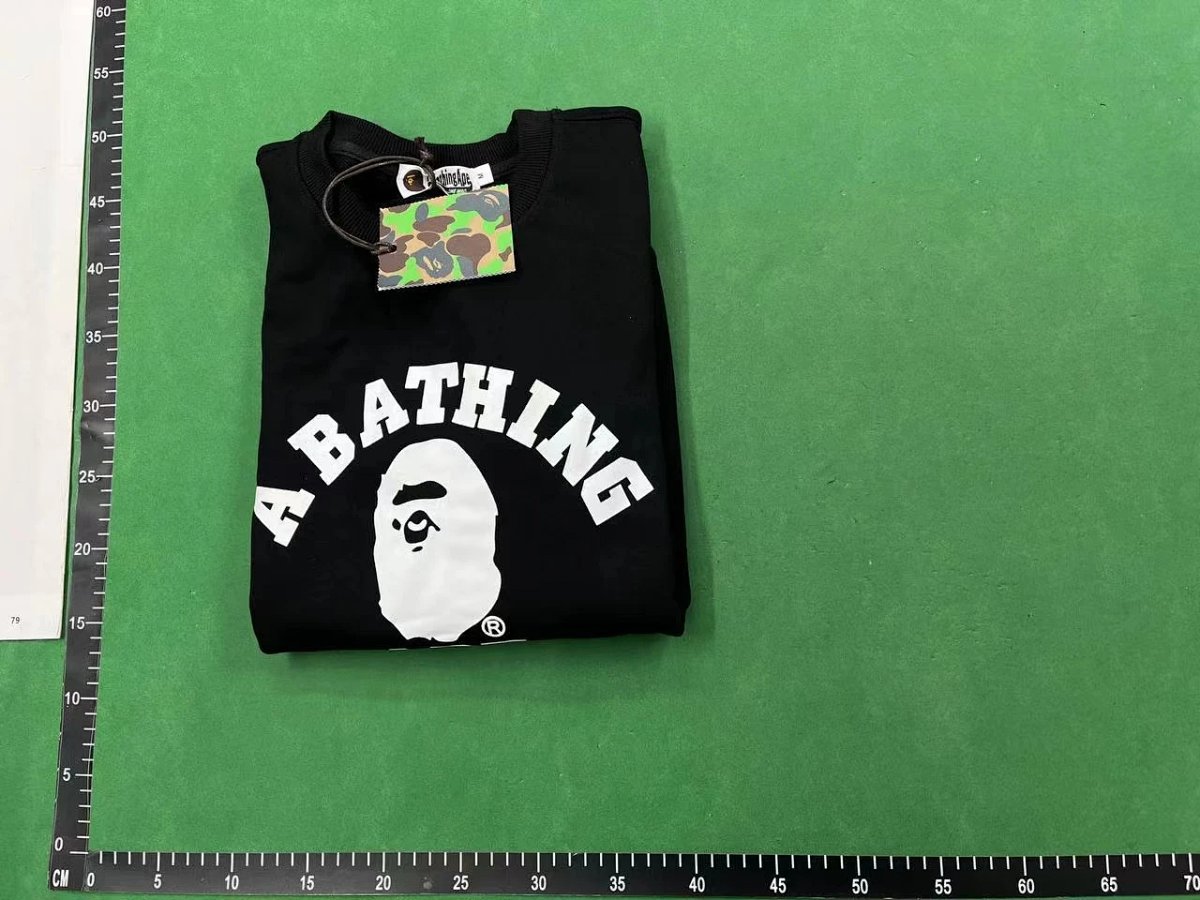 A Bathing Ape x OVO Gold Card Hoodie Gray product detail 5 in Litbuy spreadsheet finds