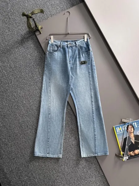 Design Wide-Leg Straight-Cut Light Wash Jeans - 1