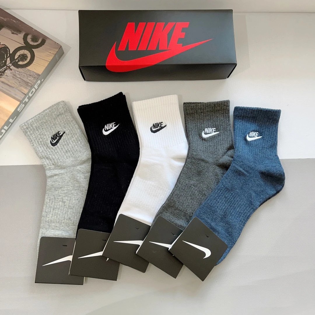 Dior Socks Logo Crew — soc-66