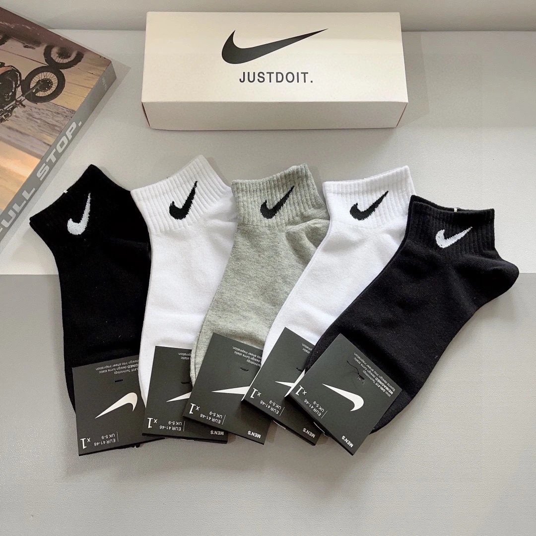 Dior Socks Logo Crew — soc-74