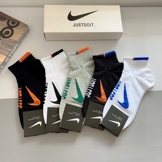 Dior Socks Logo Crew product detail image 13