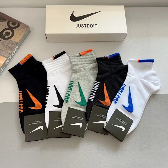Dior Socks Logo Crew product detail image 17
