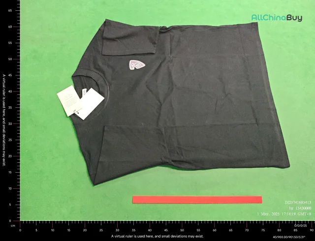Burberry T-Shirts Logo Graphic product detail image 12