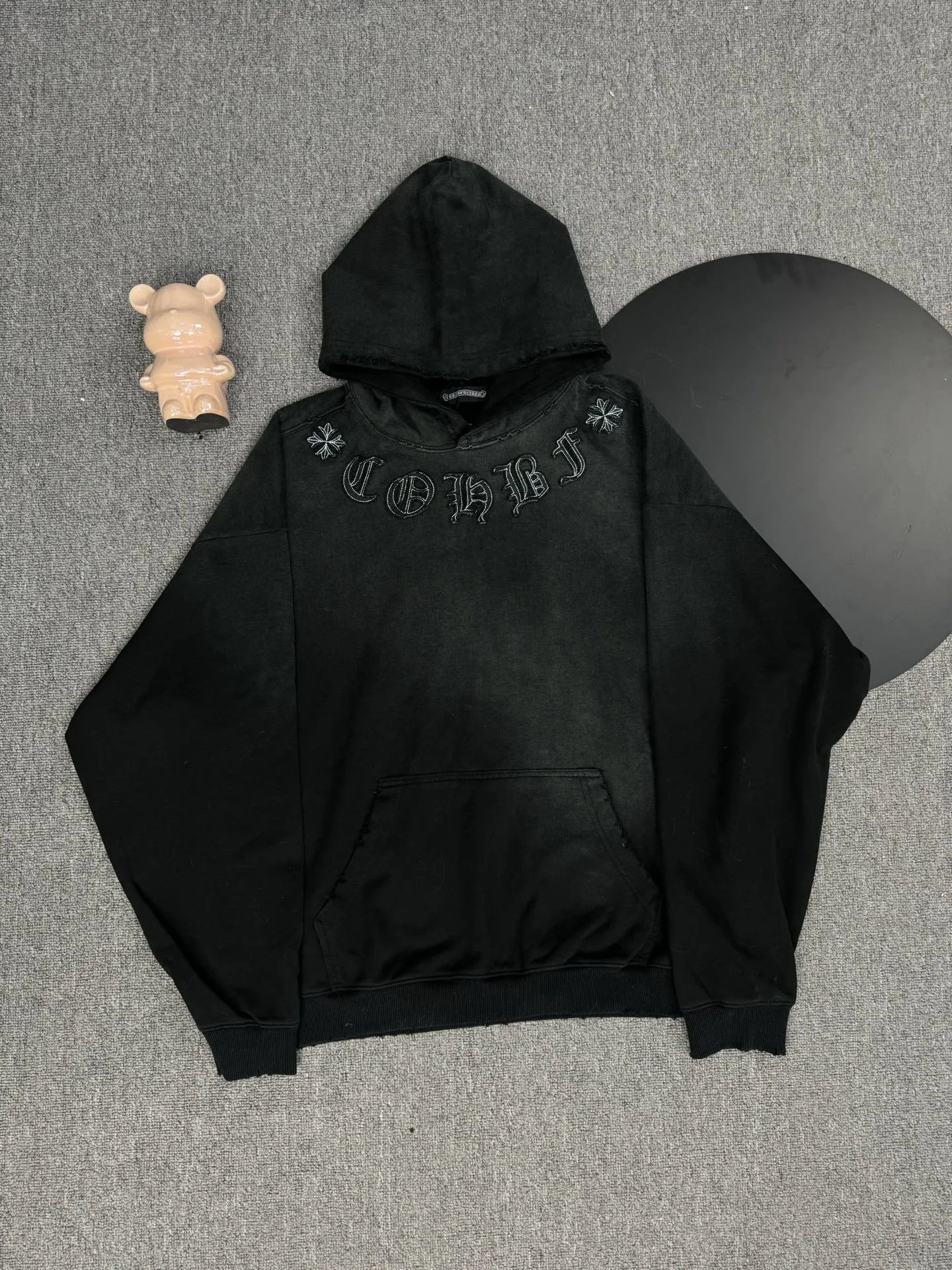 Embroidered Cross Hooded Hoodie photo 7