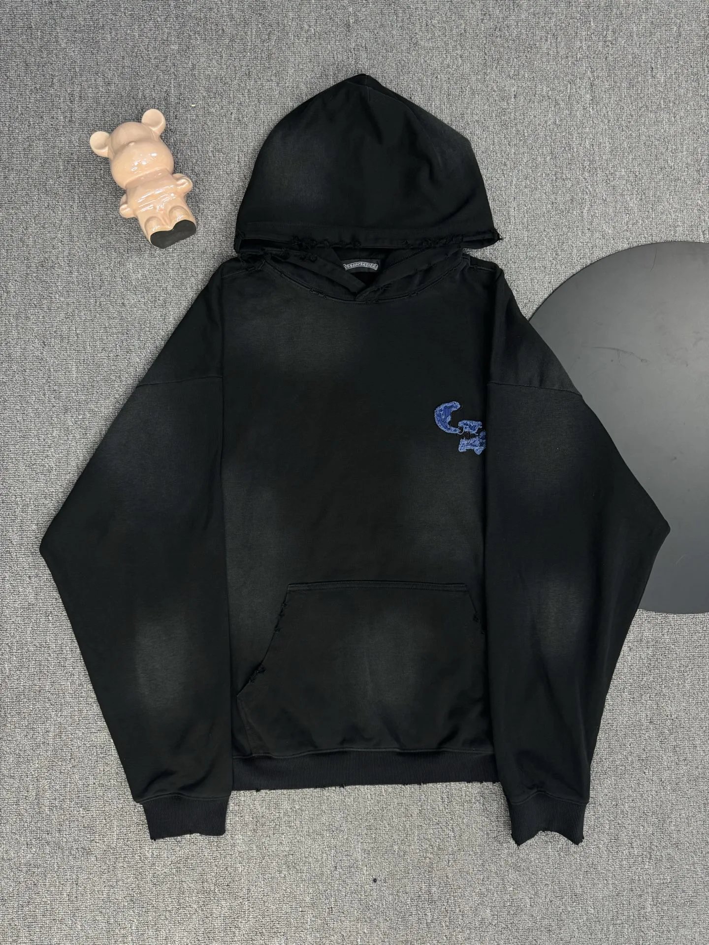 Embroidered Cross Hooded Hoodie photo 4