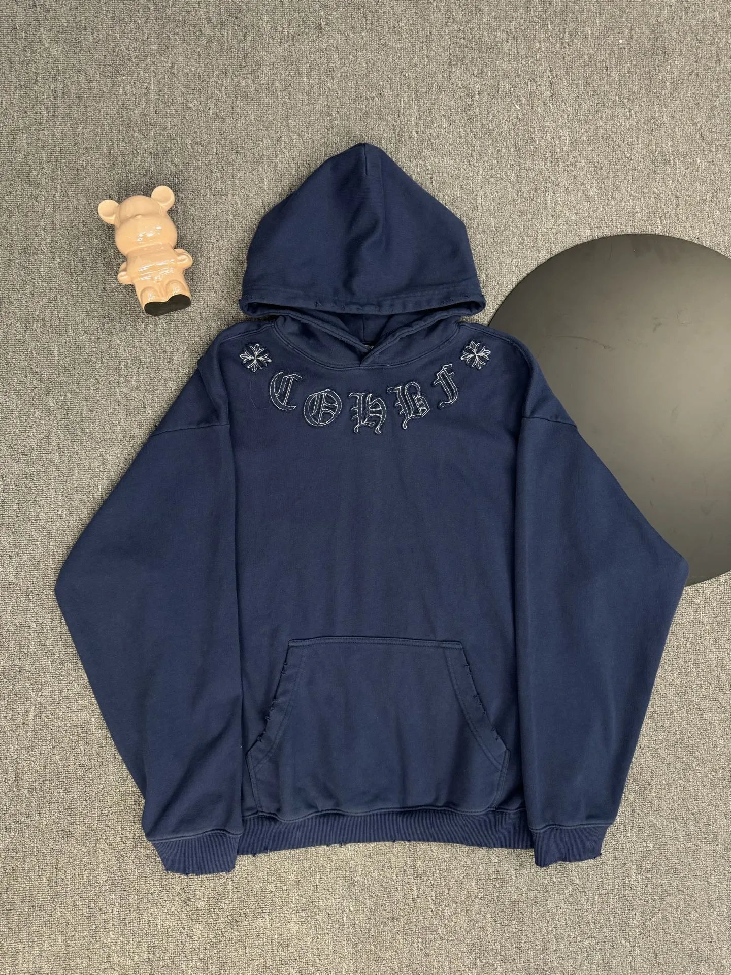 Embroidered Cross Hooded Hoodie photo 6