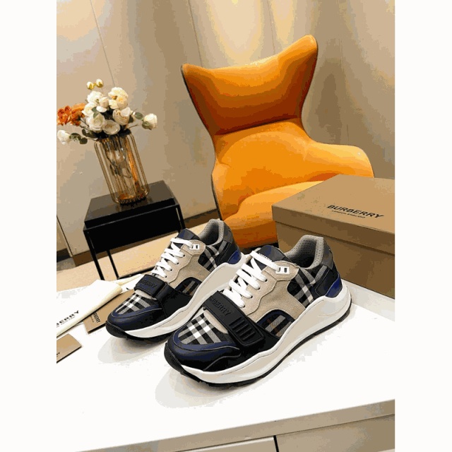 Burberry Sneakers Chunky check-panel product detail image 1