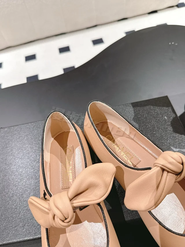 Chanel Leather Shoes Bow Cap-Toe Ballet Flats product detail image 80