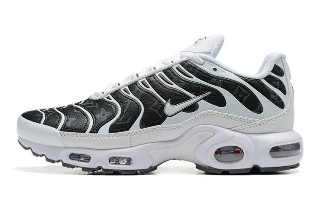 Nike Max Plus TN Shoes: seller detail photo 9