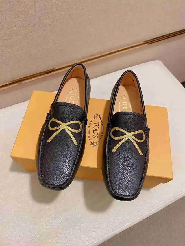Tod's Leather Shoes Suede T-Buckle Loafers product detail image 11