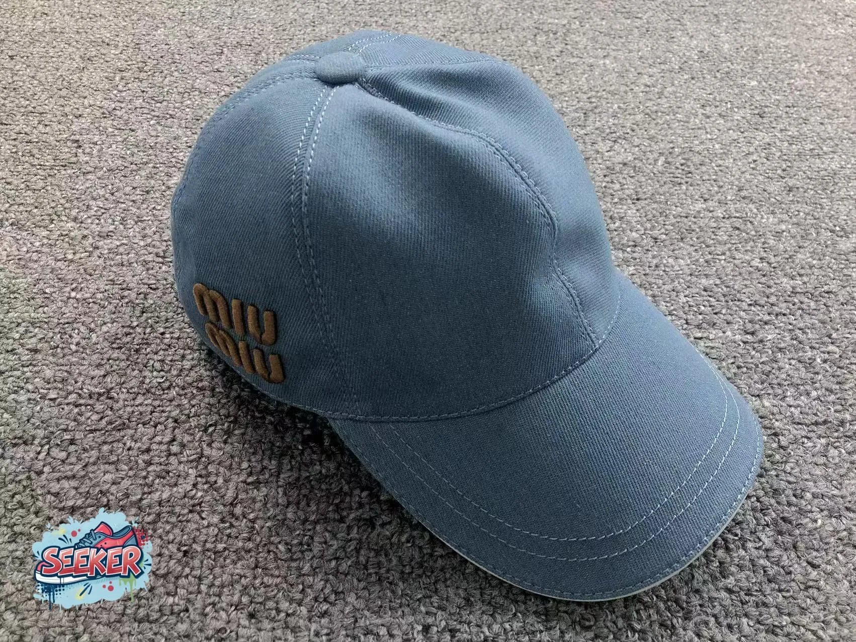 hat S0624 389D